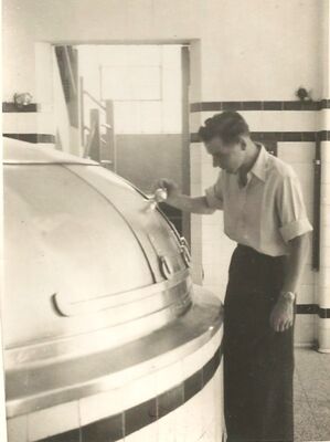 Keywords: John Lewis;Les Drodge;RAF Changi;1950s
