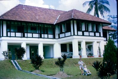 283 Sudan Rd. 1965 Myself & brother Andrew
283 Sudan Rd. 1965 Myself & brother Andrew
Dad’s Austin A60 (delivered new in 1963, and came back to the UK in 1966). He must have been a tad disappointed because most of the taxis at the time were A60’s too. Black with orange roofs from memory..
Keywords: Derek Elwin;Sudan Road;1965