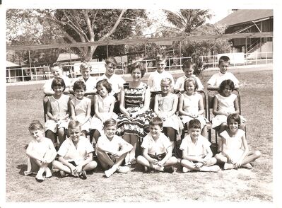 Royal Naval Base School Class 1963
Royal Naval School class photo taken by T K Lee 12 Jul 1963. Colin Banks 1st left back row. Helen Chadwick Front row, 1st on right.
