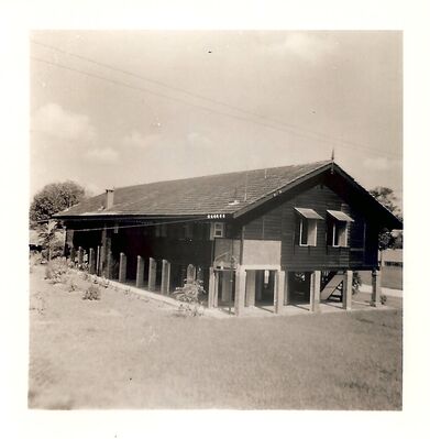 Singapore Naval Base - Accommodation. No 1 Singles Mess A Blk
Naval Base Accommodation. No 1 Mess 'A' Block on Beaulieu Road in 1957. Built by the main contractor Sir John Jackson in the early 1920's to house his staff. Built conveniently close to Beaulieu House a planters property requisitioned to be used by Navy Dept staff supervising the contract. On completion of the build of the Naval Base the block was converted to a mess for single civilian men posted from the UK to work at the Dockyard. Beaulieu House became the Chief of Staffs House.
